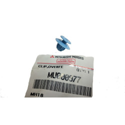 Clip pasador extensión moldura guardabarros l200 MU000977