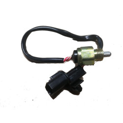 Sensor luz de marcha atrás L200 Pajero ME581047