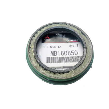 Uszczelniacz zwrotnicy piasty przód l200 pajero MB160850