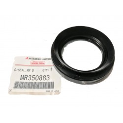 OIL SEAL,RR DIFF SIDE MR350883 MITSUBISHI PAJERO III IV