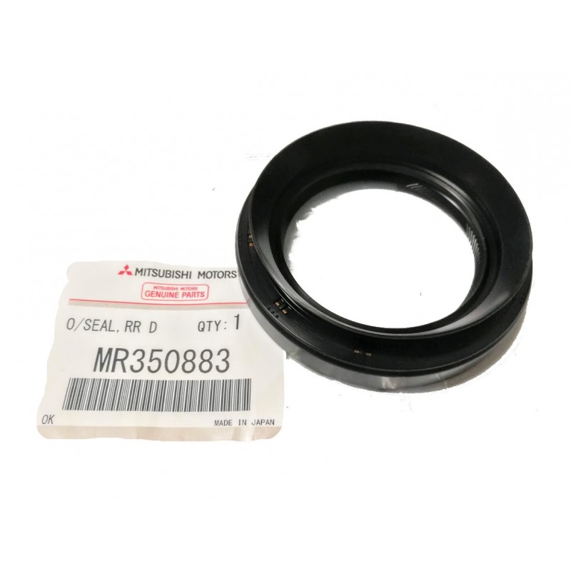 OIL SEAL,RR DIFF SIDE MR350883 MITSUBISHI PAJERO III IV