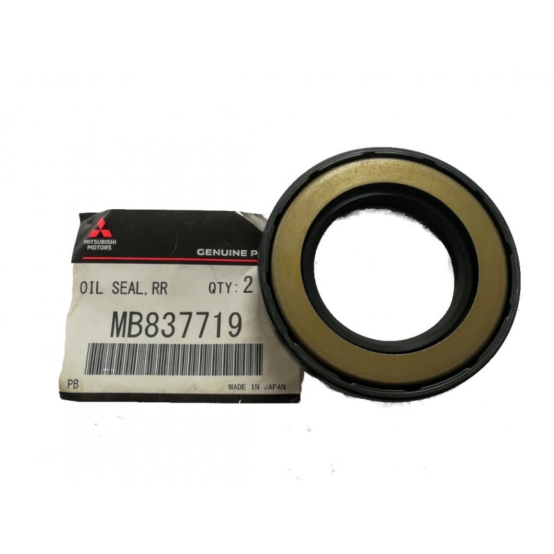 Rear half shaft seal Pajero L200 37x62x12.50 MB837719